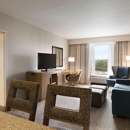 Hampton Inn Long Island-Brookhaven Farmingville Exterior photo