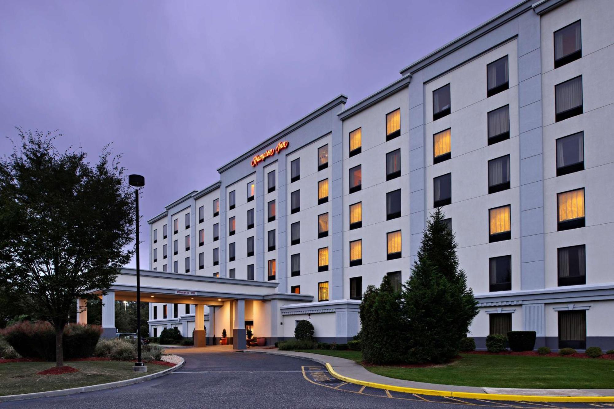 Hampton Inn Long Island-Brookhaven Farmingville Exterior photo