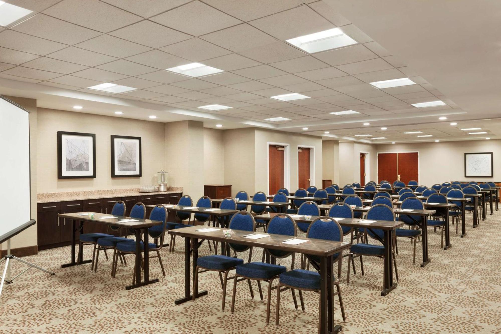 Hampton Inn Long Island-Brookhaven Farmingville Exterior photo