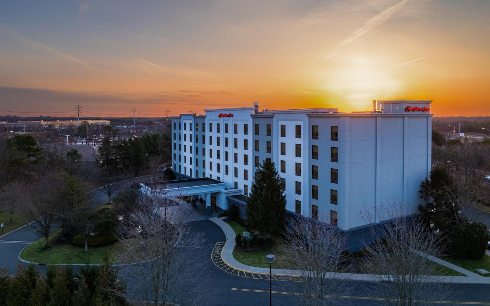 Hampton Inn Long Island-Brookhaven Farmingville Exterior photo