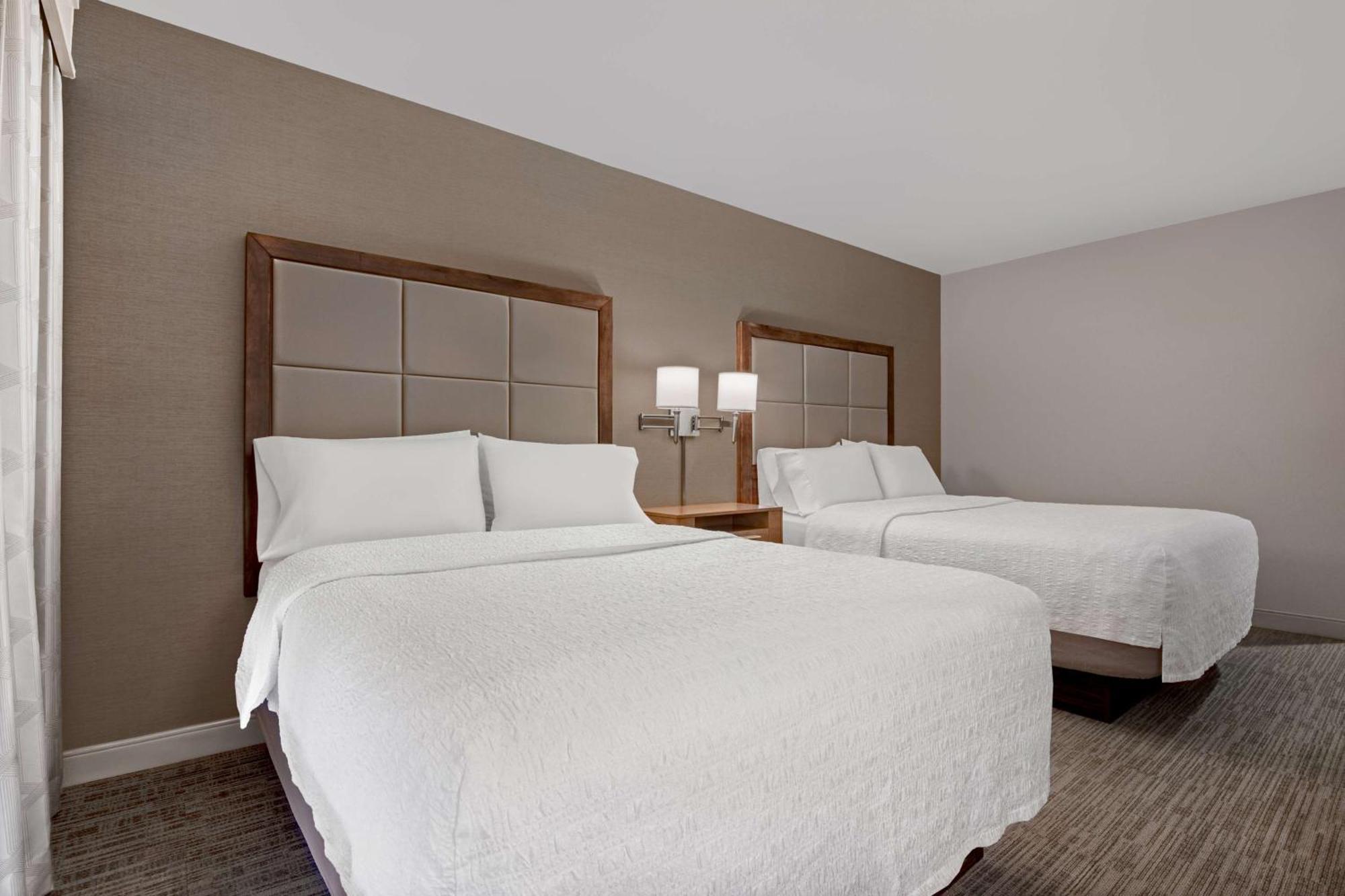 Hampton Inn Long Island-Brookhaven Farmingville Exterior photo