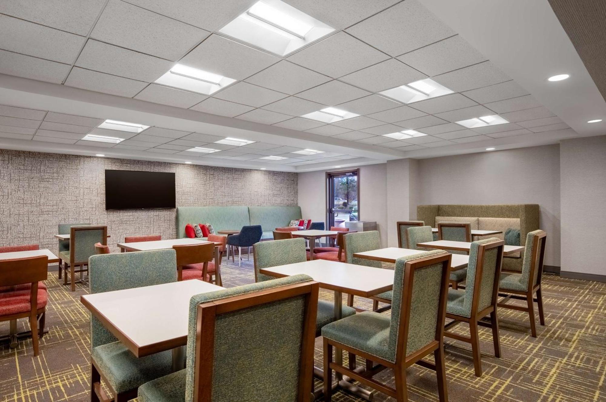Hampton Inn Long Island-Brookhaven Farmingville Exterior photo