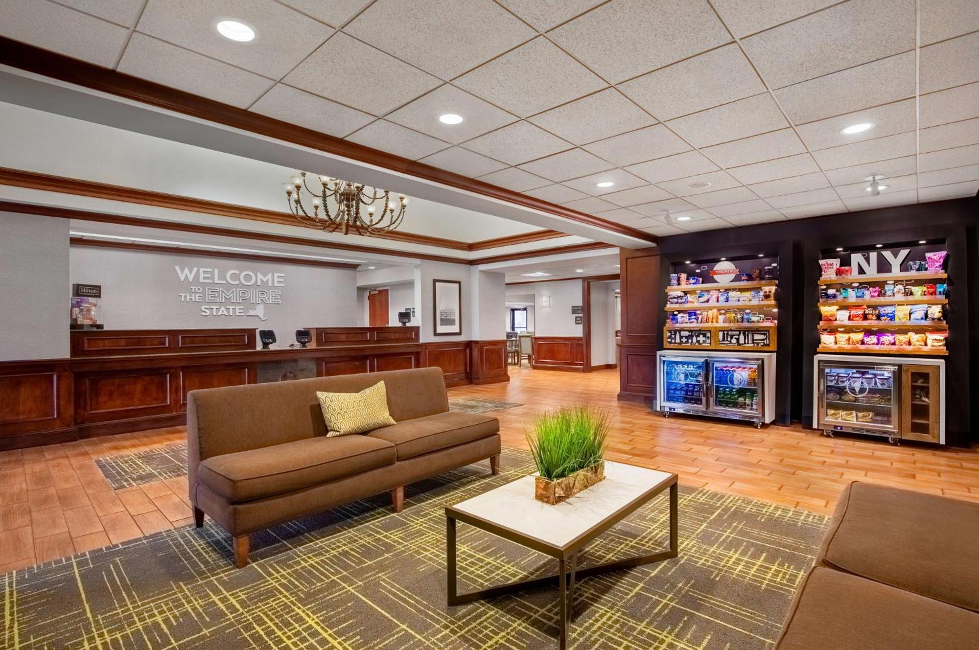 Hampton Inn Long Island-Brookhaven Farmingville Exterior photo
