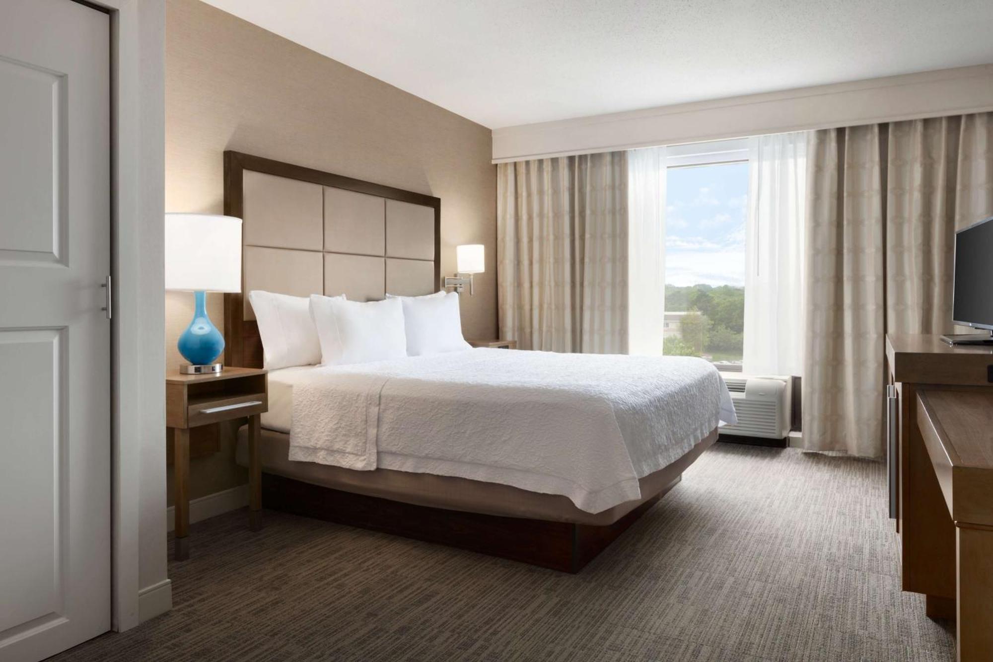 Hampton Inn Long Island-Brookhaven Farmingville Exterior photo